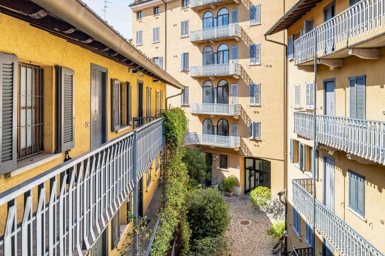 Easylife - Romantico Appartamento Sulla Darsena Milão Exterior foto