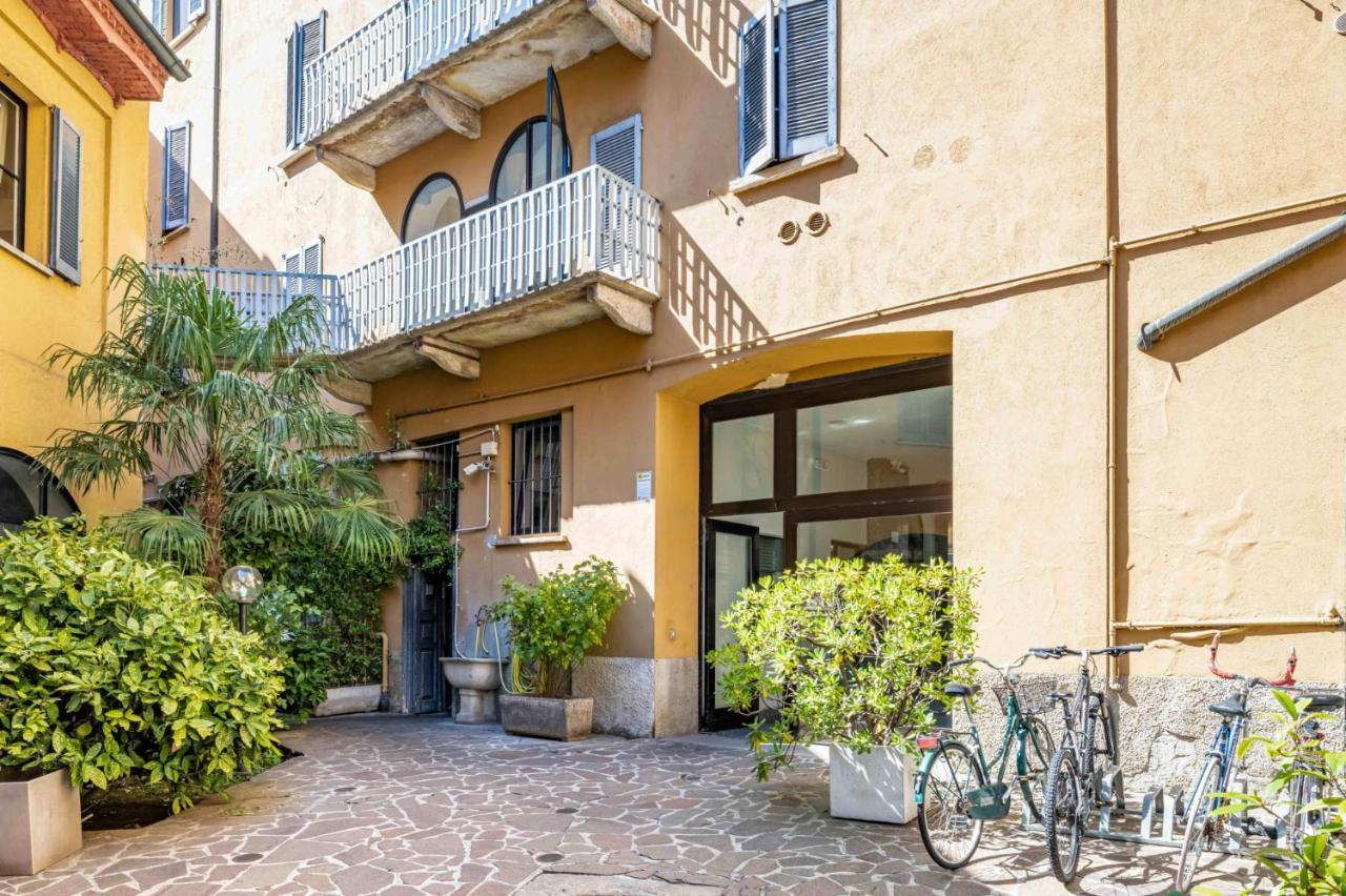 Easylife - Romantico Appartamento Sulla Darsena Milão Exterior foto