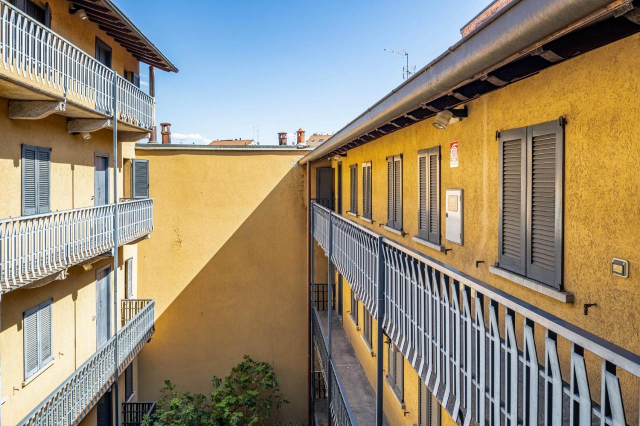 Easylife - Romantico Appartamento Sulla Darsena Milão Exterior foto